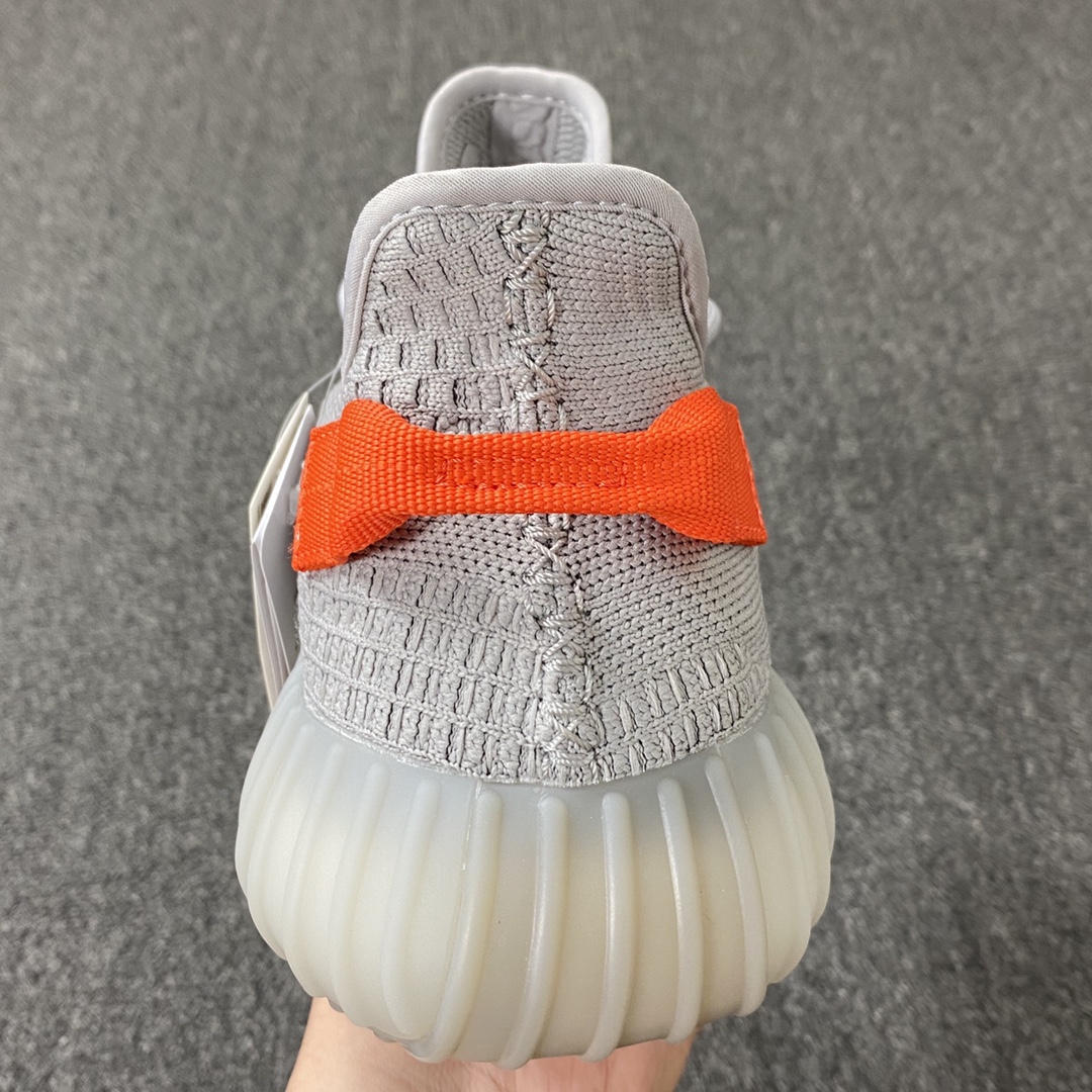 Yeezy350尾灯尺码36-48总