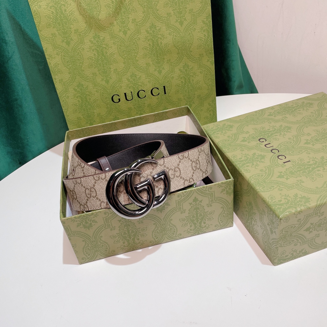 Gucci3.7高级人造帆布双面印花双面使用配旋转扣一侧为GucciSignature皮革反面一侧为单色
