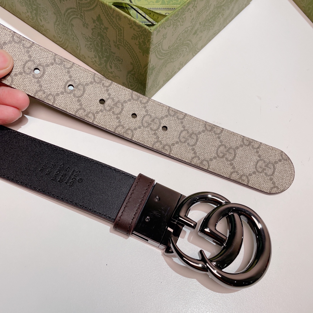 Gucci3.7高级人造帆布双面印花双面使用配旋转扣一侧为GucciSignature皮革反面一侧为单色
