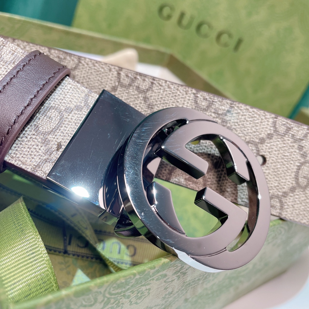 Gucci3.7高级人造帆布双面印花双面使用配旋转扣一侧为GucciSignature皮革反面一侧为单色