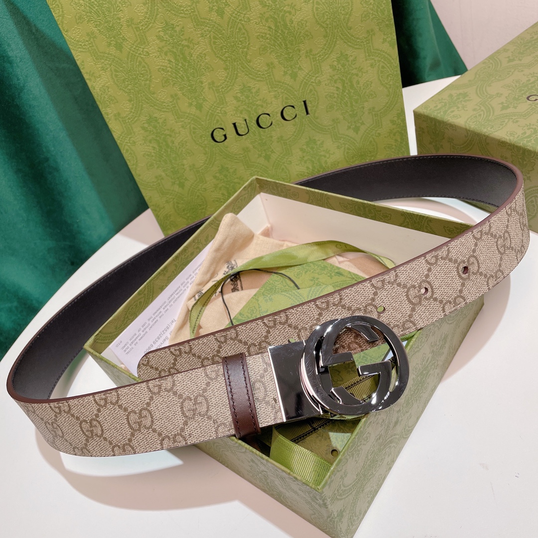 Gucci3.7高级人造帆布双面印花双面使用配旋转扣一侧为GucciSignature皮革反面一侧为单色