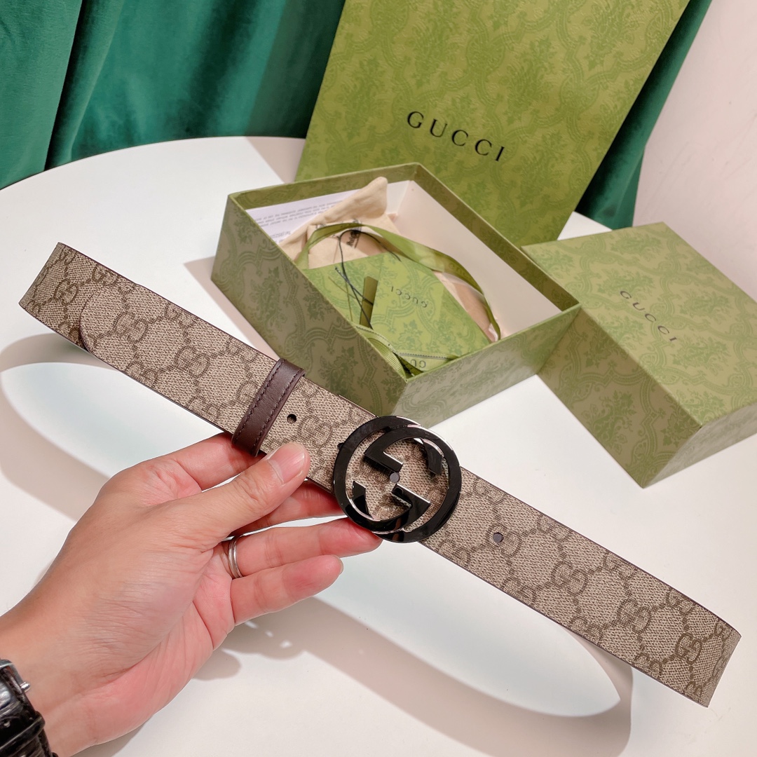 Gucci3.7高级人造帆布双面印花双面使用配旋转扣一侧为GucciSignature皮革反面一侧为单色