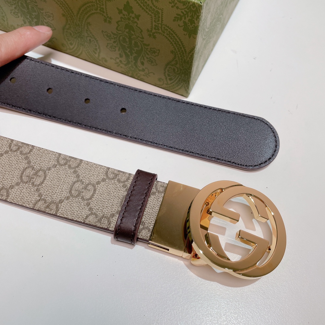 Gucci3.7高级人造帆布双面印花双面使用配旋转扣一侧为GucciSignature皮革反面一侧为单色