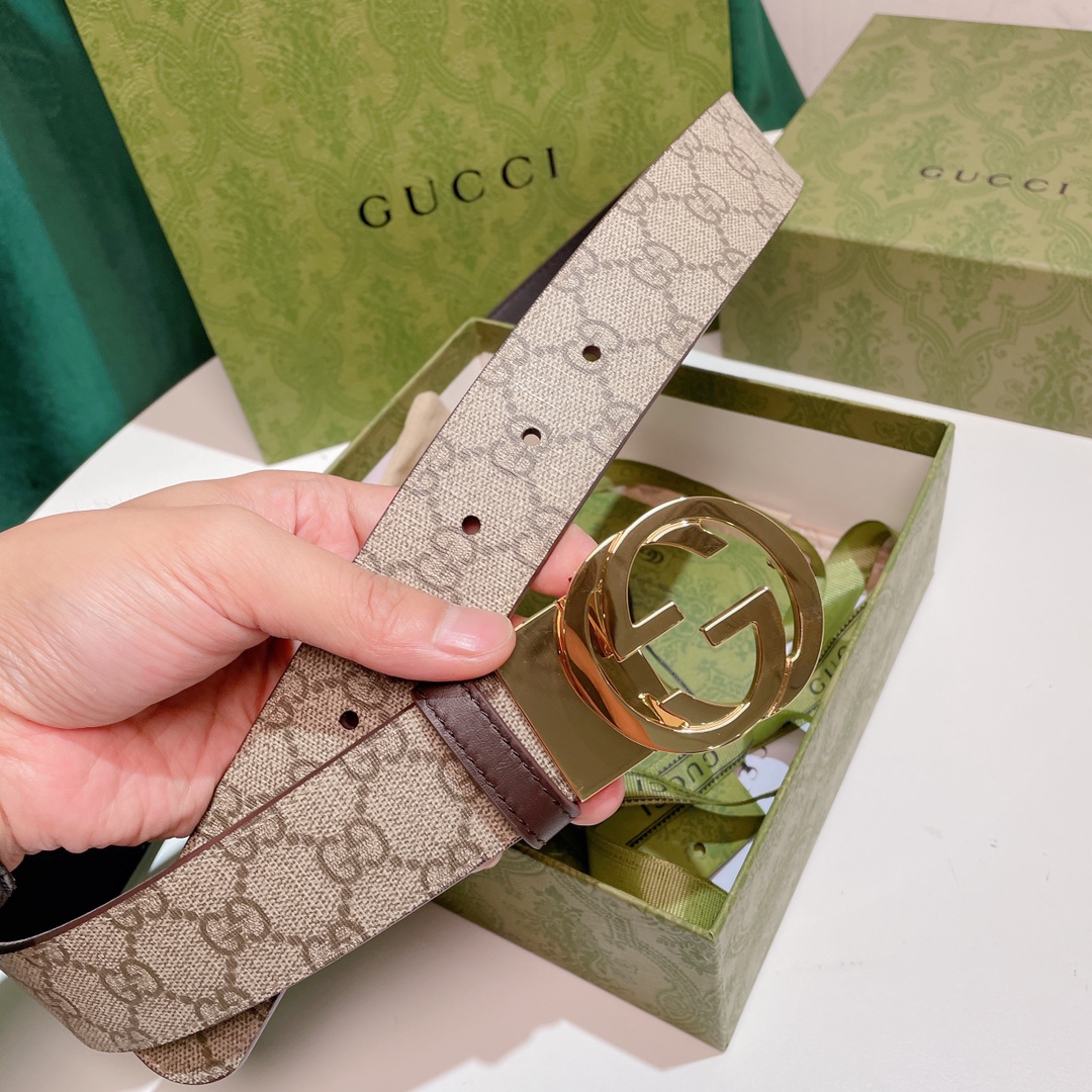 Gucci3.7高级人造帆布双面印花双面使用配旋转扣一侧为GucciSignature皮革反面一侧为单色