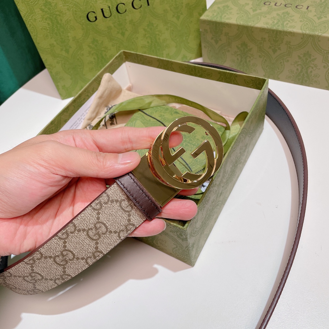 Gucci3.7高级人造帆布双面印花双面使用配旋转扣一侧为GucciSignature皮革反面一侧为单色
