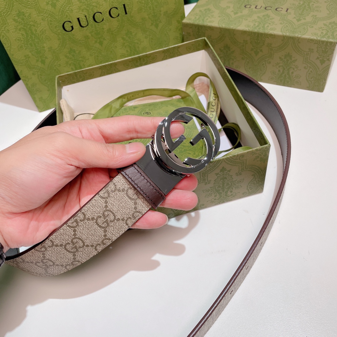 Gucci3.7高级人造帆布双面印花双面使用配旋转扣一侧为GucciSignature皮革反面一侧为单色