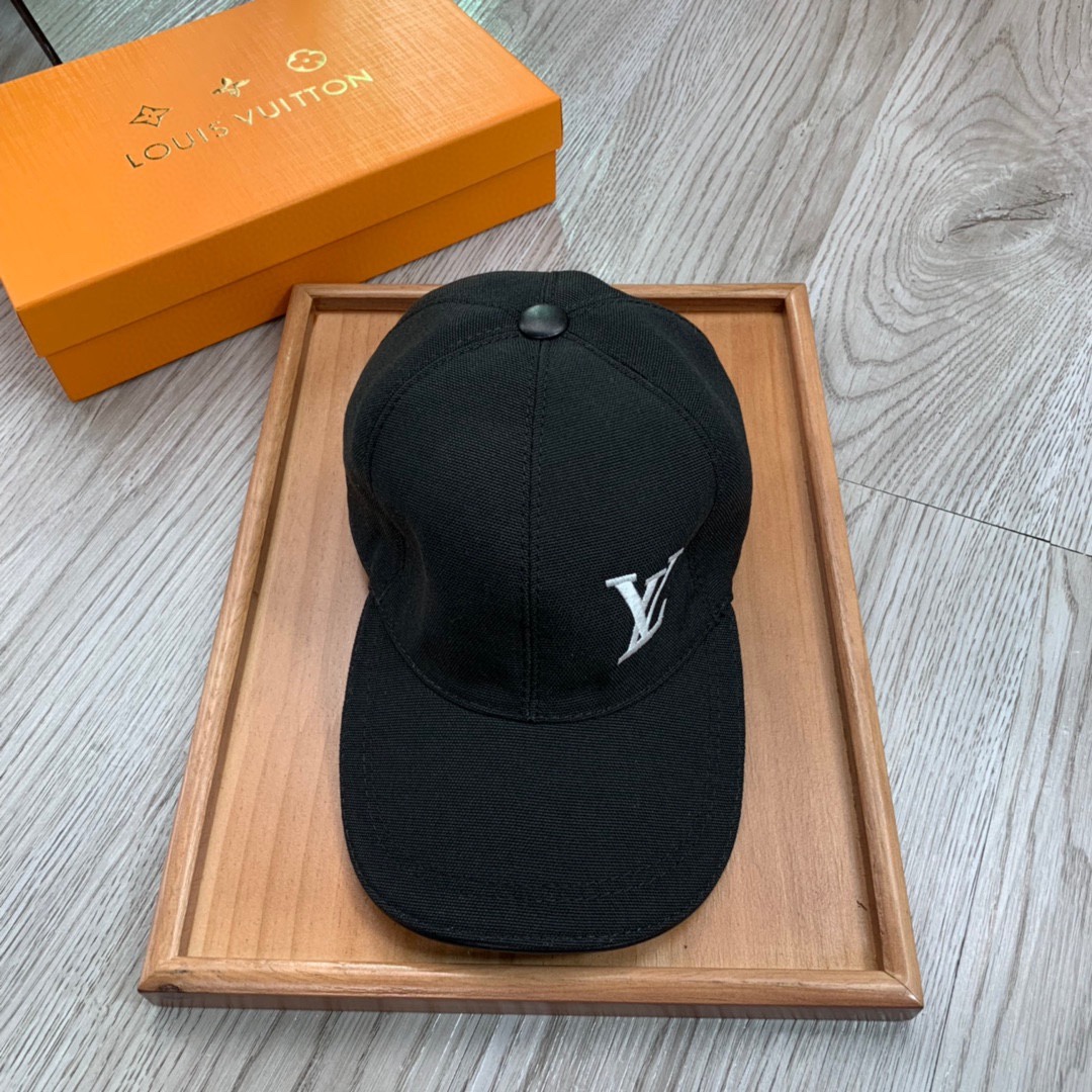 NO:205510,.L Home.【Super A Quality】Latest Model!  Fashion trend, high-end workmanship!  Every hat is made with care!  Oxford material!  First layer of cowhide!  It is equipped with a box, dust bag, extraordinary quality, and details are also very important. Leather cap nails, leather adjustment belt!  Hat fisherman hat baseball hat knit hat, hat, louis vuitton, espadrilles, cowhide, hats19860909.L家.【超A品质】最新款！时尚潮流,高端做工！每一个帽子都是用心之作！牛津材质！头层牛皮！配盒子、防尘袋、非一般的品质,细节也很重要.真皮帽钉,真皮调节带！帽子渔夫帽棒球帽针织帽,帽子,louis vuitton,espadrilles,cowhide,hats,hat