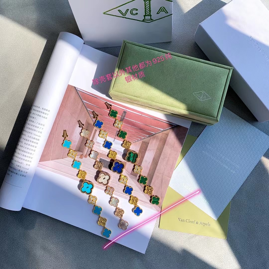 NO:145837,Bracelet Exclusive first, coming with your heart's attention VCA Van Clerk Jewelry Watch Bracelet material is made of sterling silver to create natural gems. The salty and sweet chain strap watch allows the lucky four-leaf clover to bring you the lucky match every minute and every second. The electroplating 18k gold craft 