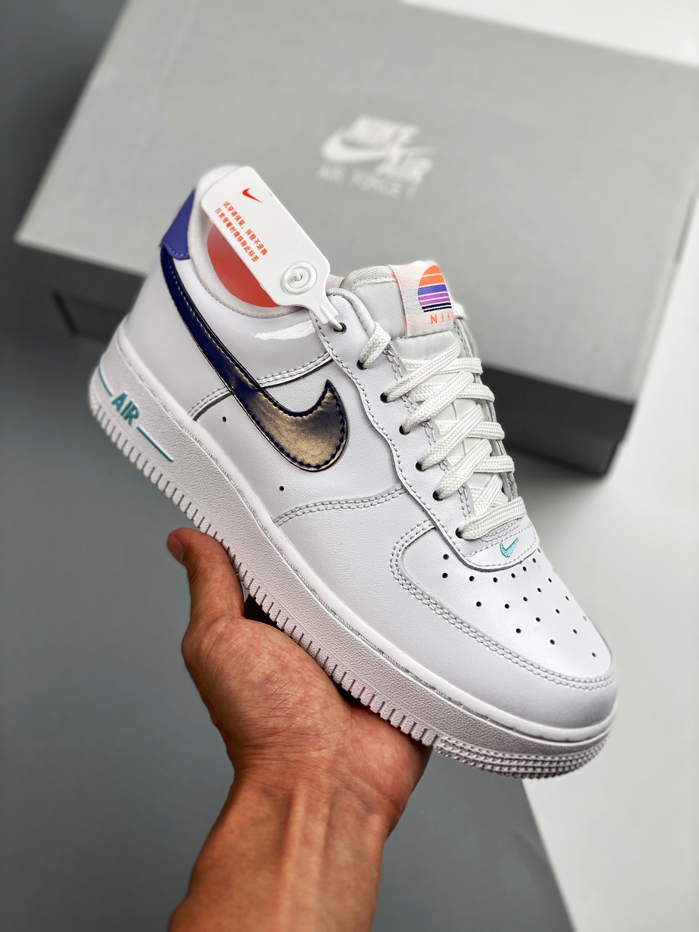 Air Force 1 Low blanco y azul, horma y plantilla originales, auténtica silueta Air Force, enfocado en el canal de expor…
