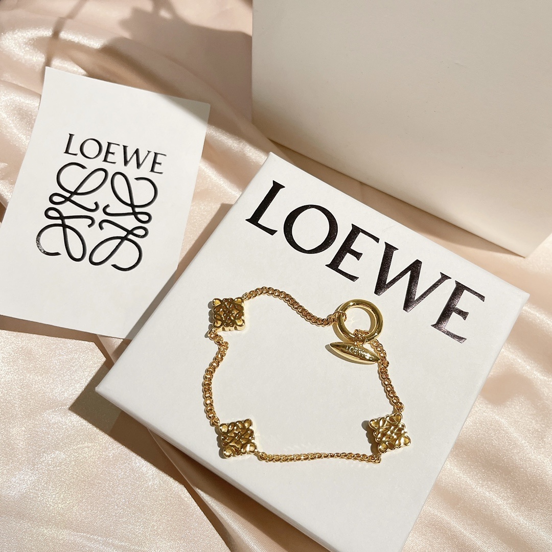 AA622LOEWE菱形手链第一眼看
