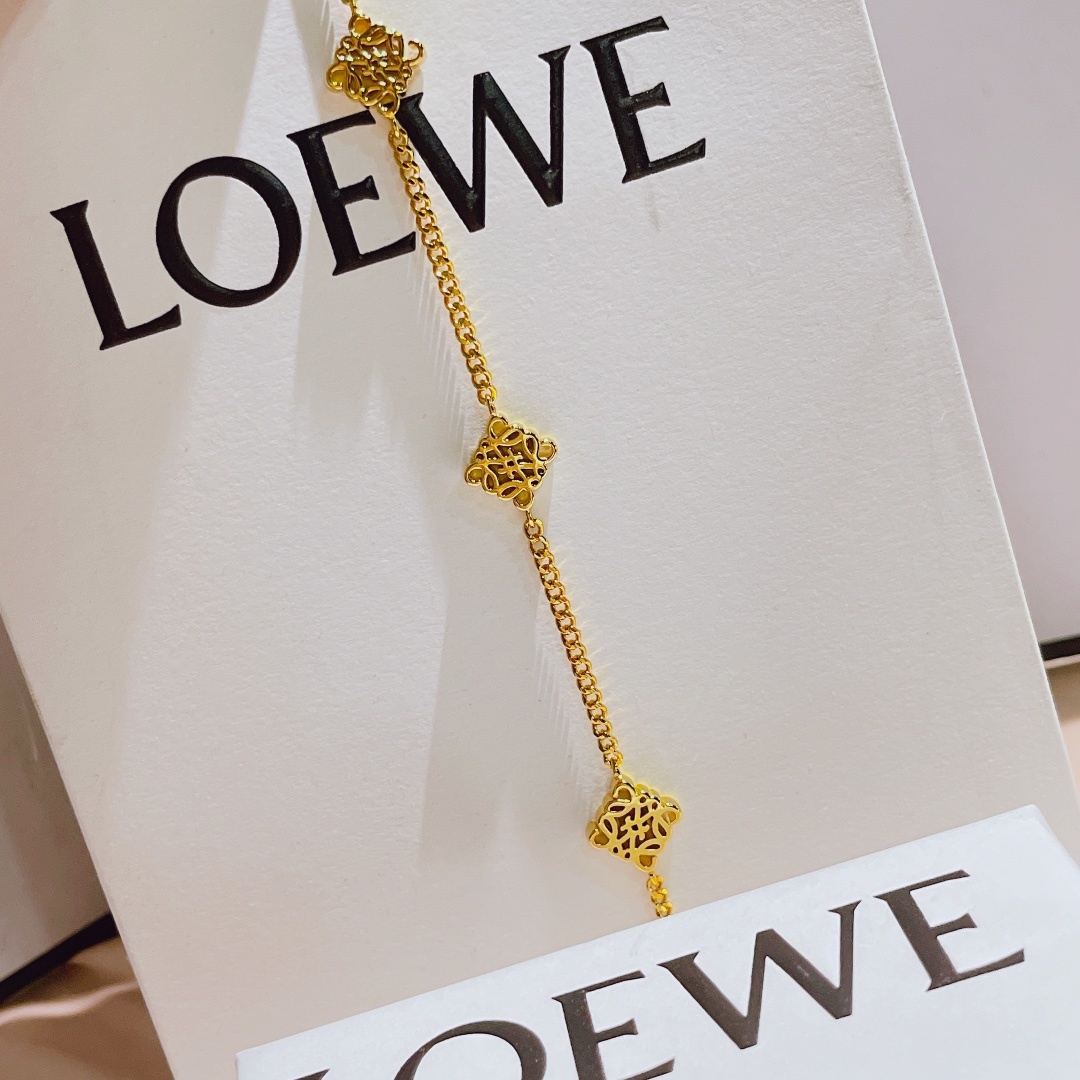 AA622LOEWE菱形手链第一眼看