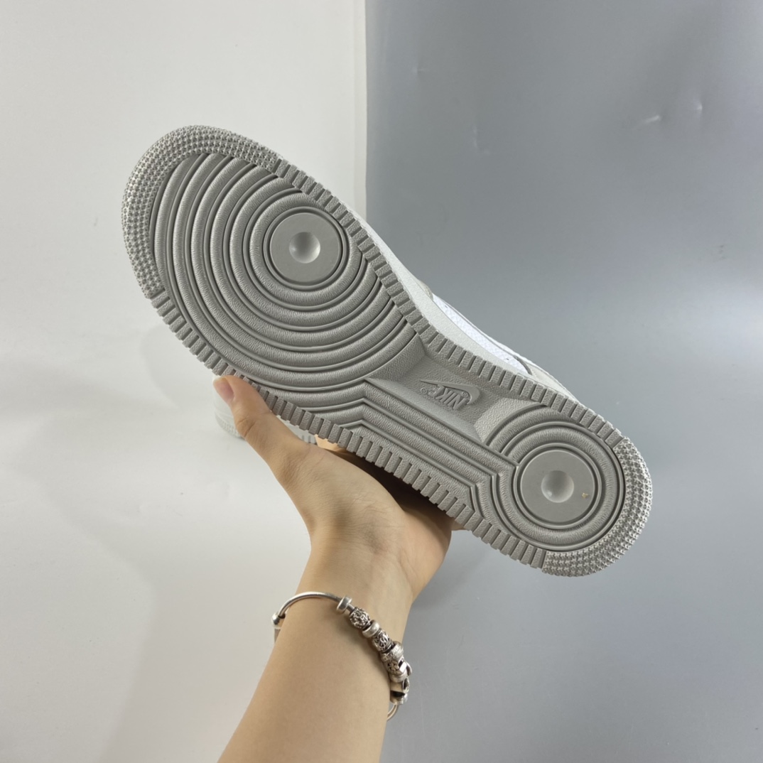 P200 NIKE Air Force 1 空军一号低帮运动休闲板鞋 DC1165-001