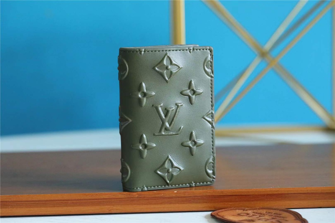 Louis Vuitton Wallet Green Cowhide M80508