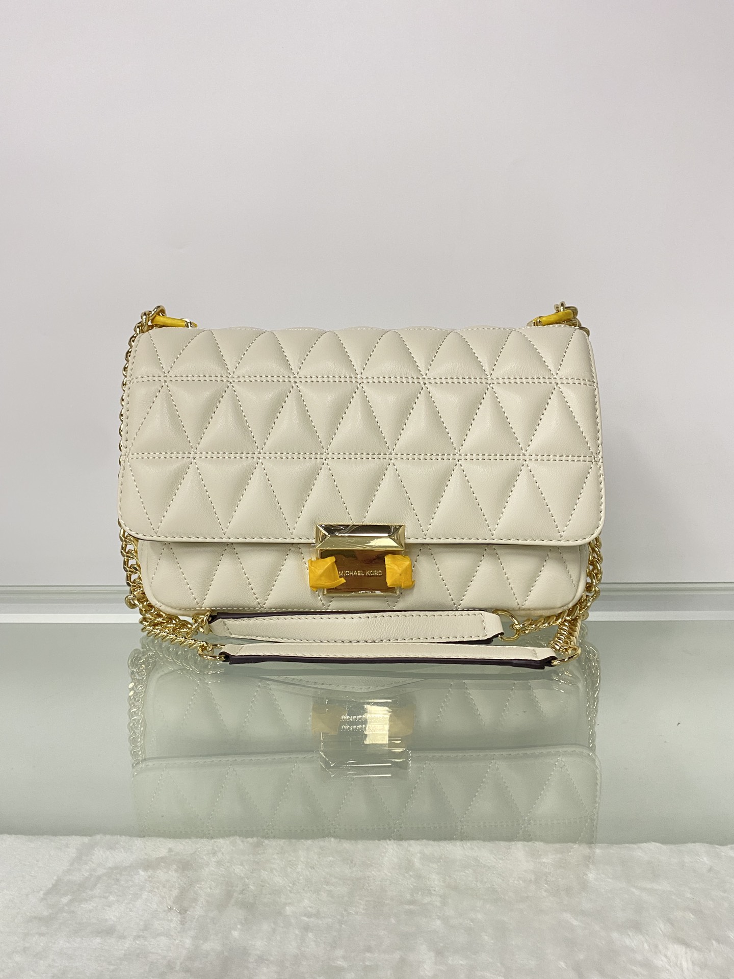 Michael Kors 菱格羊皮奶白中号 mk羊皮链条包 Sloan 系列新品 柔软细腻的羊皮 独具匠心的新锁扣
