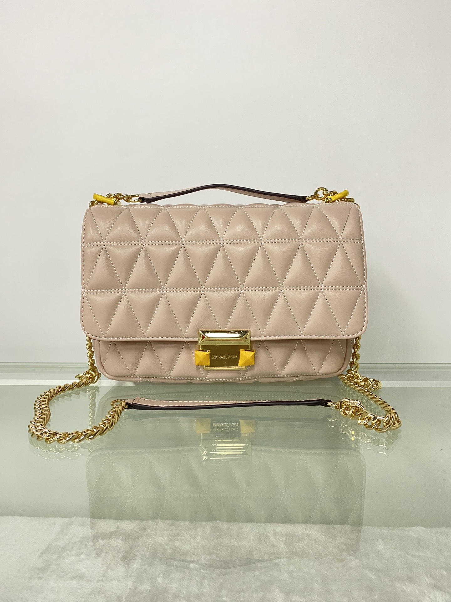 Michael Kors 菱格羊皮粉色中号 mk羊皮链条包 Sloan 系列新品 柔软细腻的羊皮 独具匠心的新锁扣