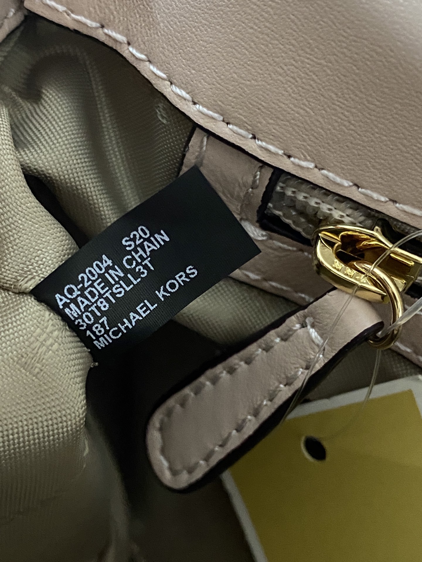 Michael Kors 菱格羊皮粉色中号 mk羊皮链条包 Sloan 系列新品 柔软细腻的羊皮 独具匠心的新锁扣