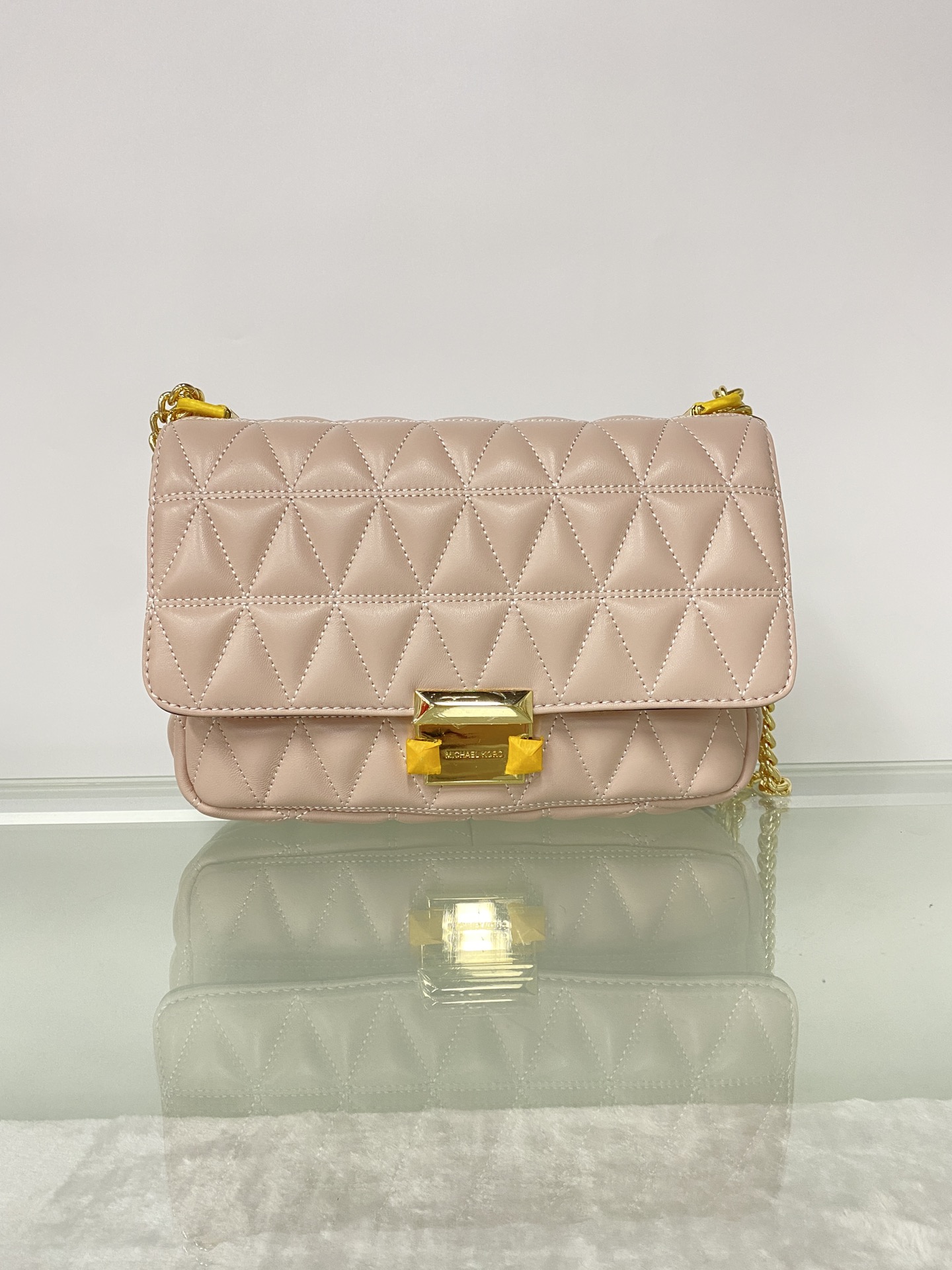 Michael Kors 菱格羊皮粉色中号 mk羊皮链条包 Sloan 系列新品 柔软细腻的羊皮 独具匠心的新锁扣