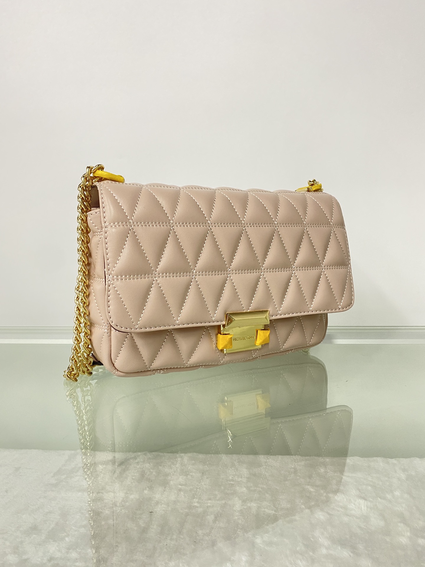 Michael Kors 菱格羊皮粉色中号 mk羊皮链条包 Sloan 系列新品 柔软细腻的羊皮 独具匠心的新锁扣