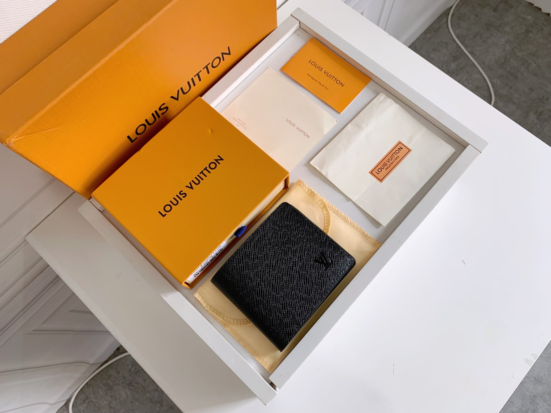 ルイ・ヴィトン 短財布 ダミエ・グラフィット