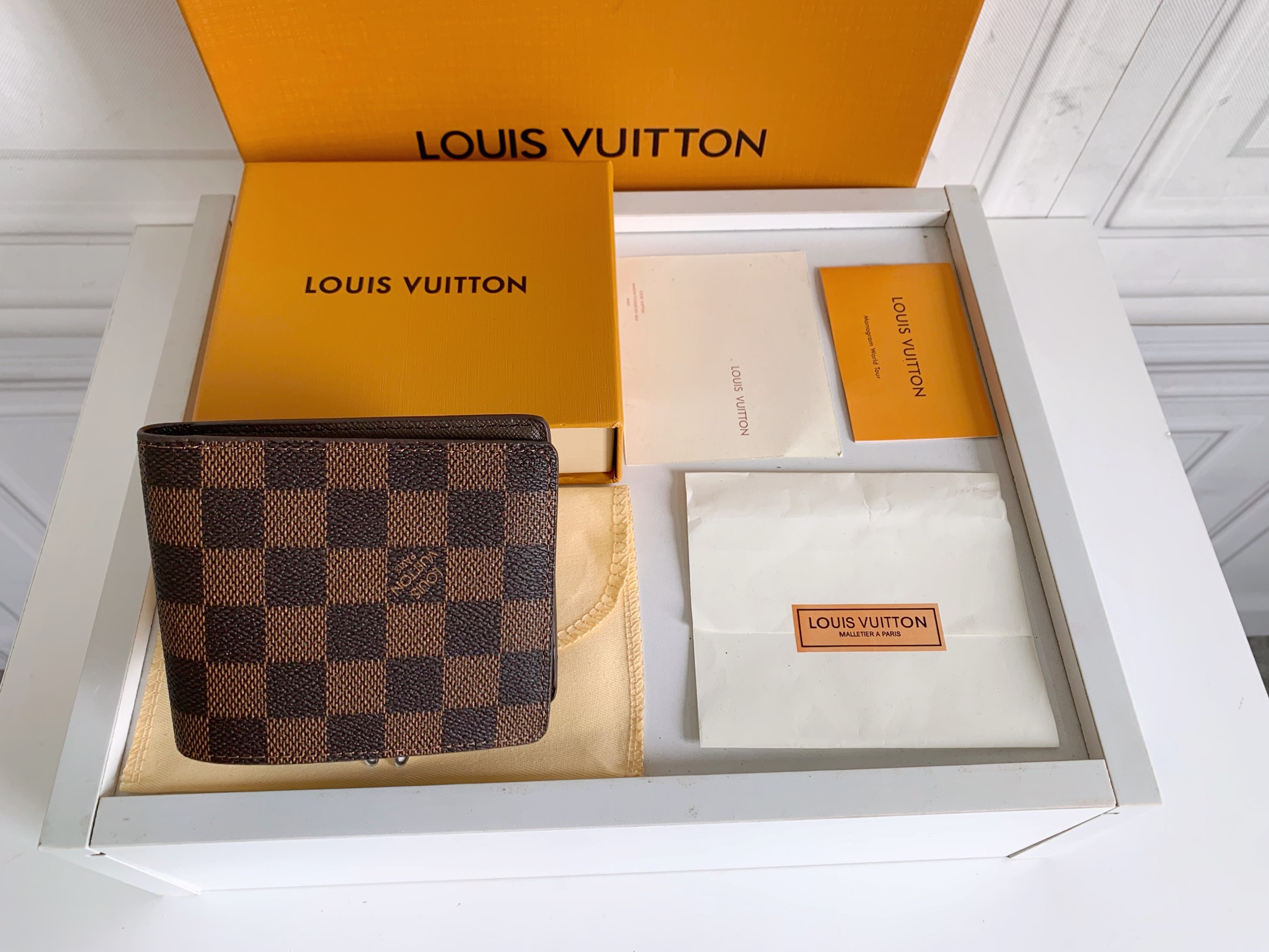 ルイ・ヴィトン 短財布 ダミエ・グラフィット デザイン