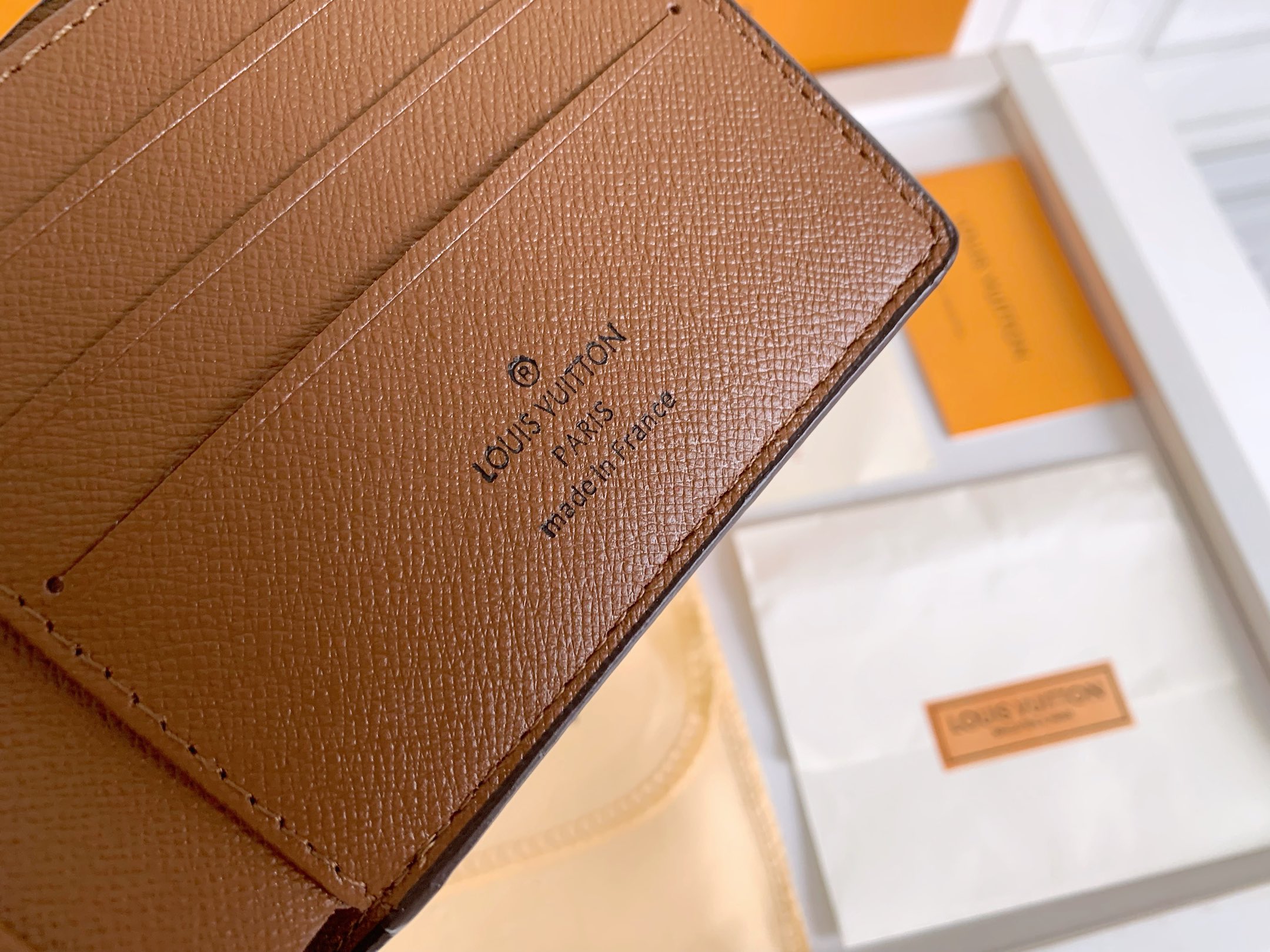 ルイ・ヴィトン ダミエ グラフィット 短財布 内相册