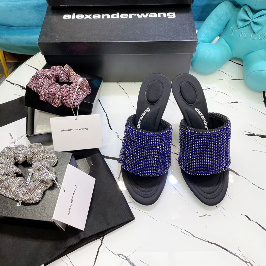 NO:236824,Top quality pure original single product [Alexander W@ng] Alexander AW new full-diamond fish mouth high heel slippers, imported fabric super flashing rhinestones, imported lika fabric, foot pad leica fabric, concave and concave massage foot pads, no matter how far you walk, the original high density leather outsole, 10.5 cm high heels, color diamond white, blue, yellow, red, 35-39 sizes (customized for 40-41-42-43) Price with original full package, high heels, alexander wang, high heels, slippers, Leather soles19860909顶级品质纯原单货【Alexander W@ng】亚历山大王AW新款满钻鱼嘴高跟拖鞋,面料进口超闪水钻,内里进口莱卡布料,垫脚莱卡布料,凹凸有致的按摩垫脚,走多少路都不累脚. 原版高密度真皮大底 跟高10.5公分 彩钻白色 蓝色 黄色 红色 码数35-39码（40-41-42-43订做） Price 配原版全套包装,高跟鞋,alexander wang,high heels,slippers,Leather soles,Women's Shoes