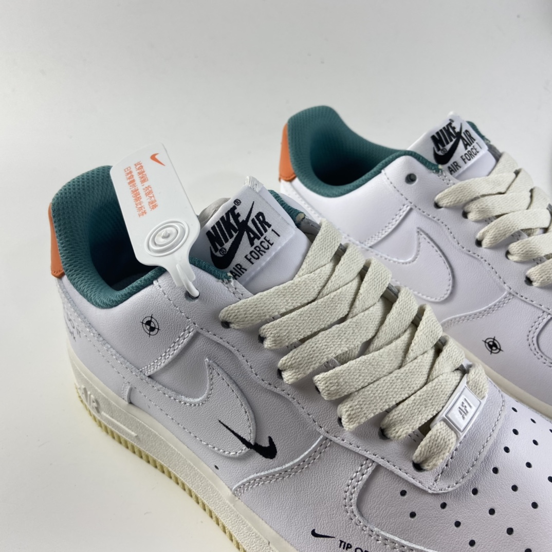 P220 NIKE Air Force 1 空军一号低帮运动休闲板鞋 DM0970-111