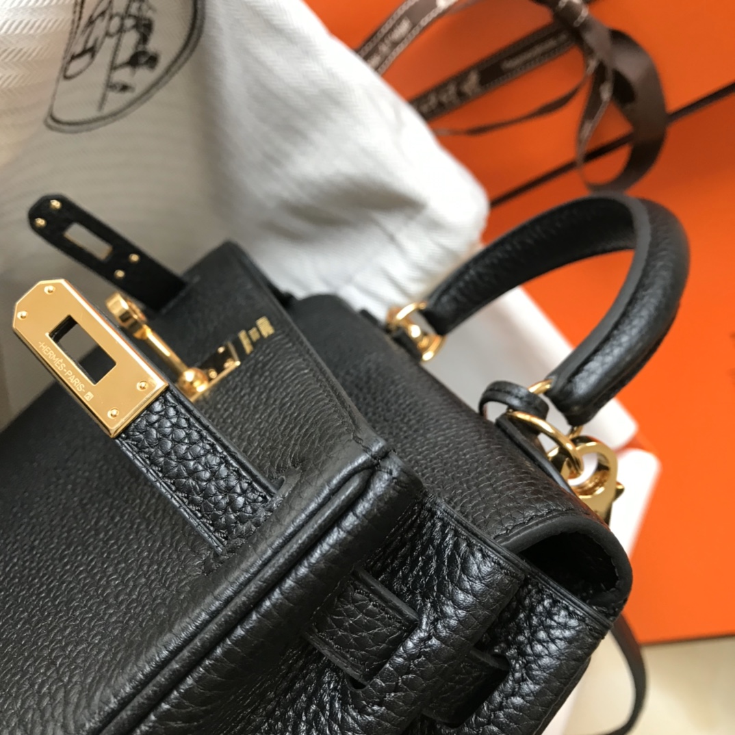 Hermès 专柜款经典手袋 8