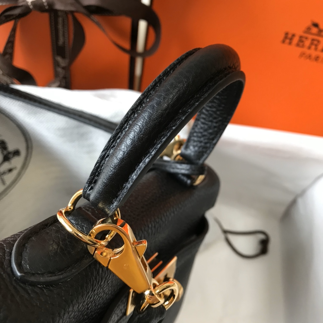 Hermès 专柜款经典手袋 5