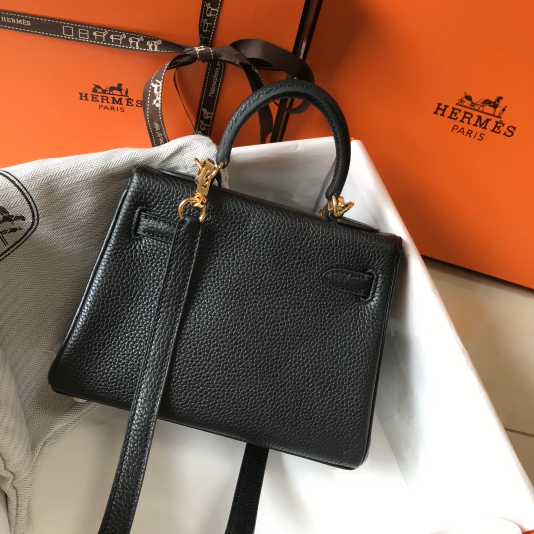 Hermès 专柜款经典手袋 2