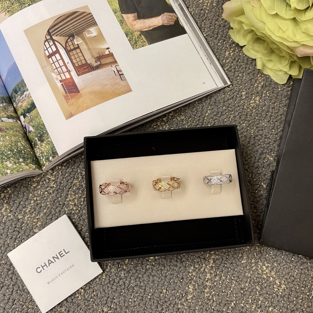NO:631271,Small fragrant diamond ring, high quality in stock, small quantity, yardage, year-end special 88240, ring, Cartier high-end jewelry19860909小香菱格满钻戒指,高品质现货,数量不多,码数,年终特惠88240,,ring,卡迪亚高端饰品,Jewelry