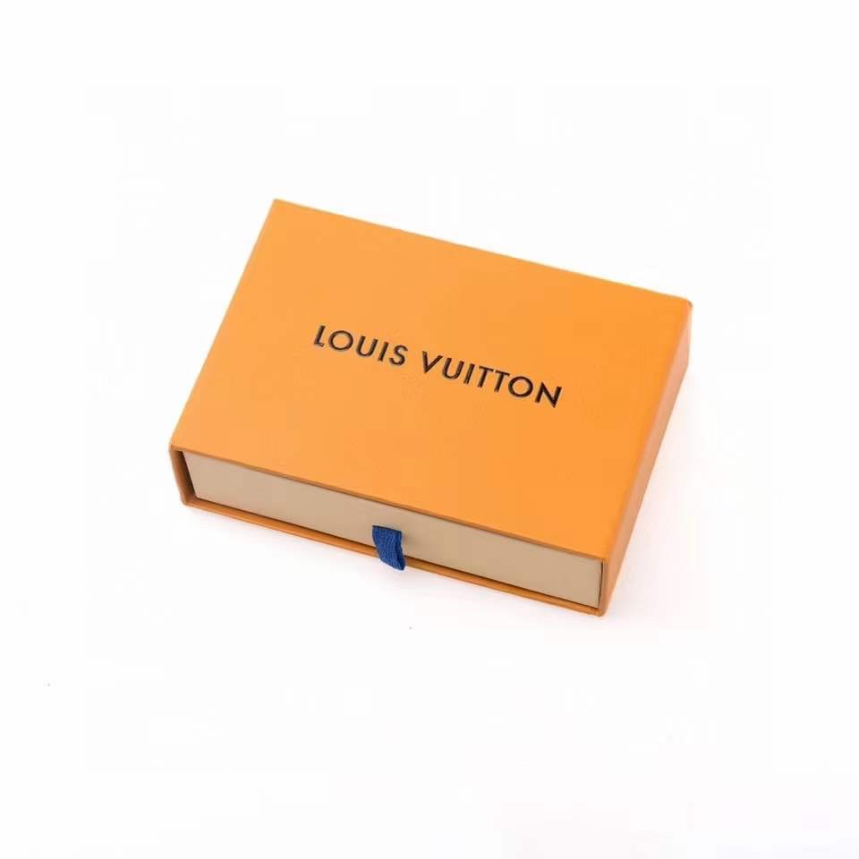 NO:102437,Louis Vuitton # Louis Vuitton Silver Drilled Whistle Couple Necklace Pendant Chain Whistle The necklace is made of transparent crystal inlaid brand inscribed whistle pendant, with L letter logos sitting on the side, gently hanging on the adjustable chain, releasing the dazzling light, declaring Louis Vuitton's attention-catching temperament., Lv necklace, louis vuitton, louis vuitton, louis vuitton, louis vuitton, necklace19860909路易威登# Louis Vuitton银色满钻口哨男女款情侣项链 Pendant Chain Whistle 项链采用剔透水晶镶嵌品牌铭纹哨子吊坠,L字母标识栖身一旁,在可调节链条上轻轻悬挂,共同释放璀璨光芒,宣示属于路易威登的瞩目气质.,Lv项链,louis vuitton,louis vuitton,louis vuitton,necklace,Jewelry