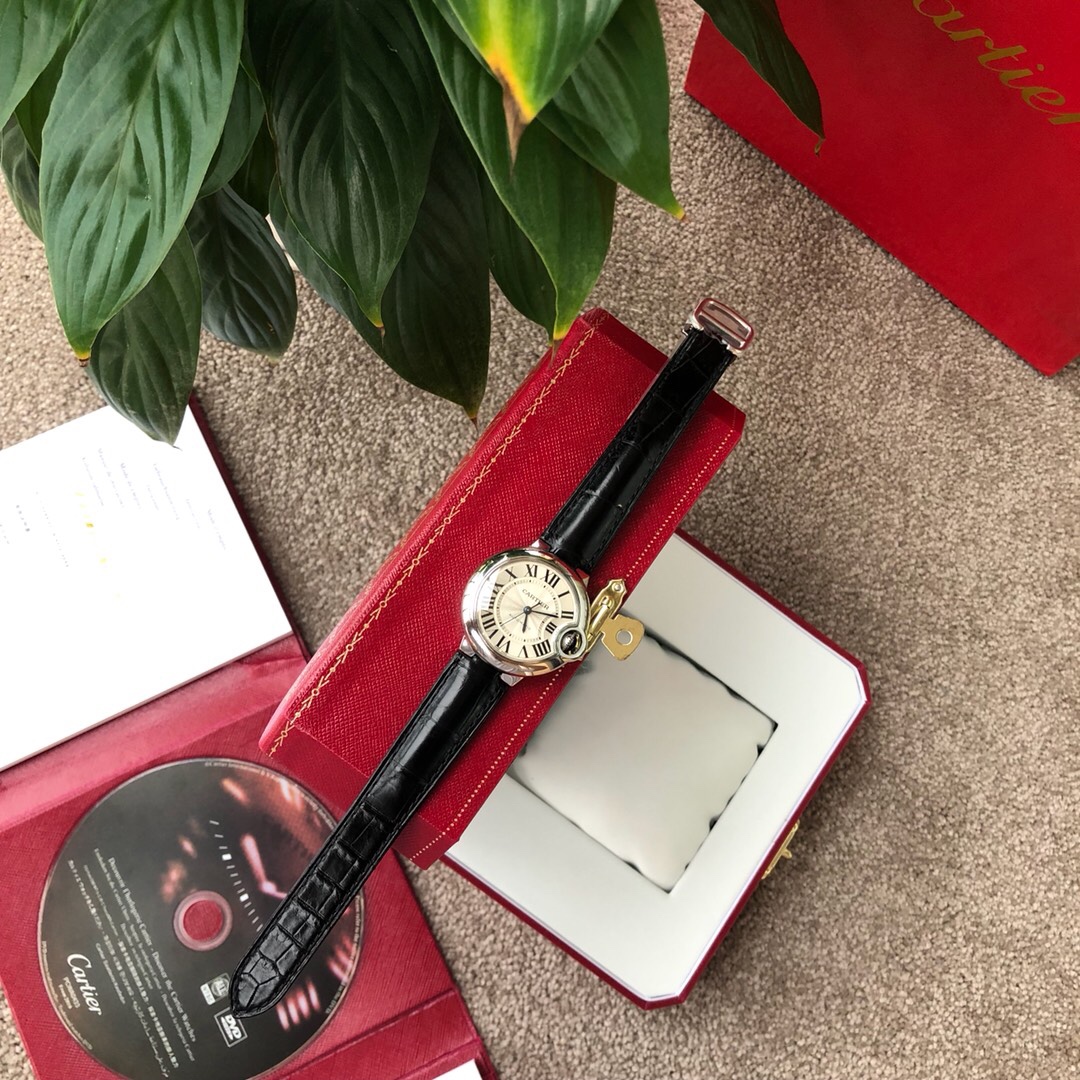 Lacoste 美洲鳄鱼皮款卡家蓝气球系列 女款36mm、33mm机械到货 配送钢带 机械表相比石英表虽然高端