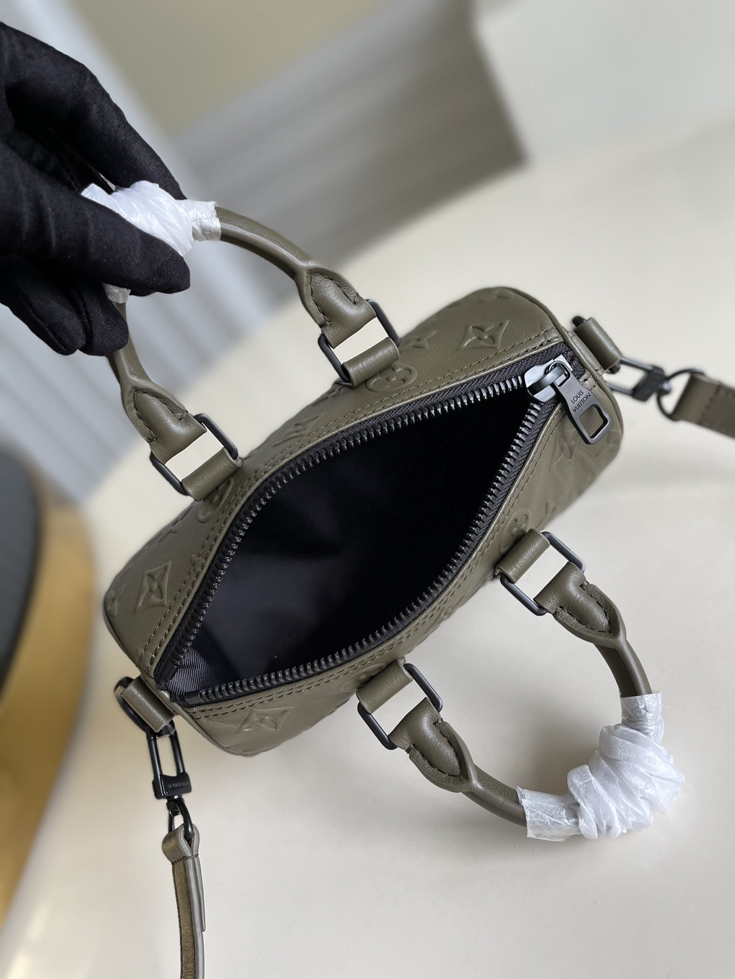 Louis Vuitton Haute Couture Classic Luxury Handbag Shoulder Crossbody 8