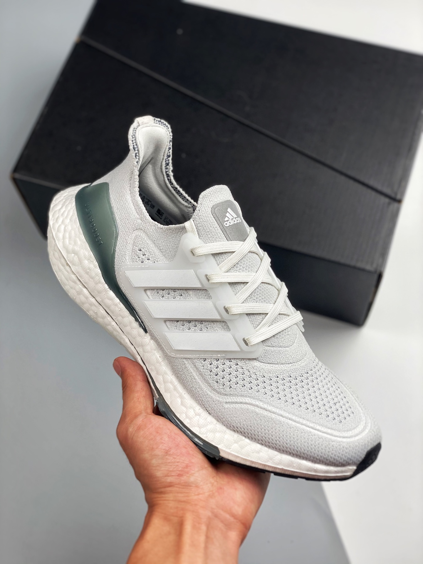 Ultra Boost 7.0 blanco gris lanzado simultáneamente en tiendas oficiales producción de fábrica importante en comparació…