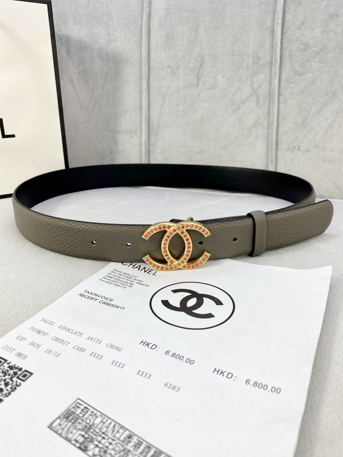 Chanel 荔枝纹牛皮ベルト 金銀色镶钻鋼扣