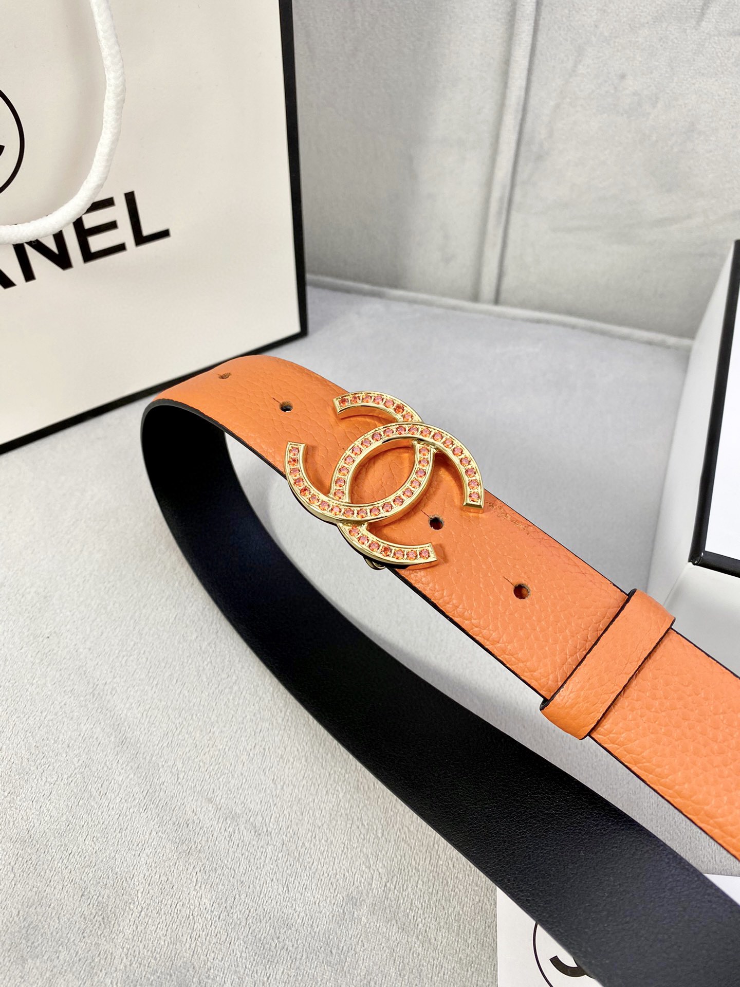 Chanel 荔枝纹牛皮金银色镶钻钢扣 3.0cm幅