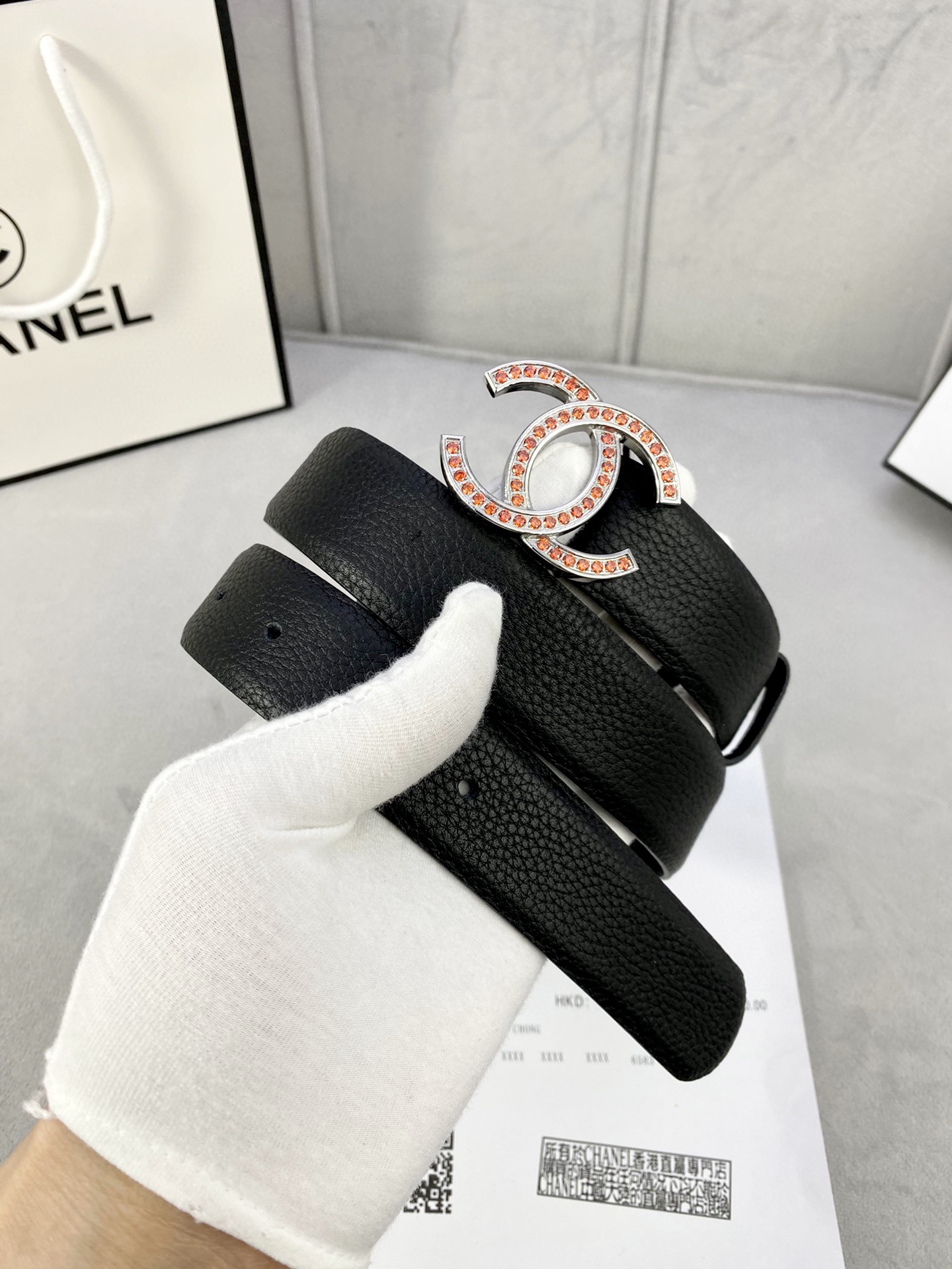 Chanel 荔枝纹牛皮 ベルト - 幅3.0cm 鮮やかな金銀色のデザイン