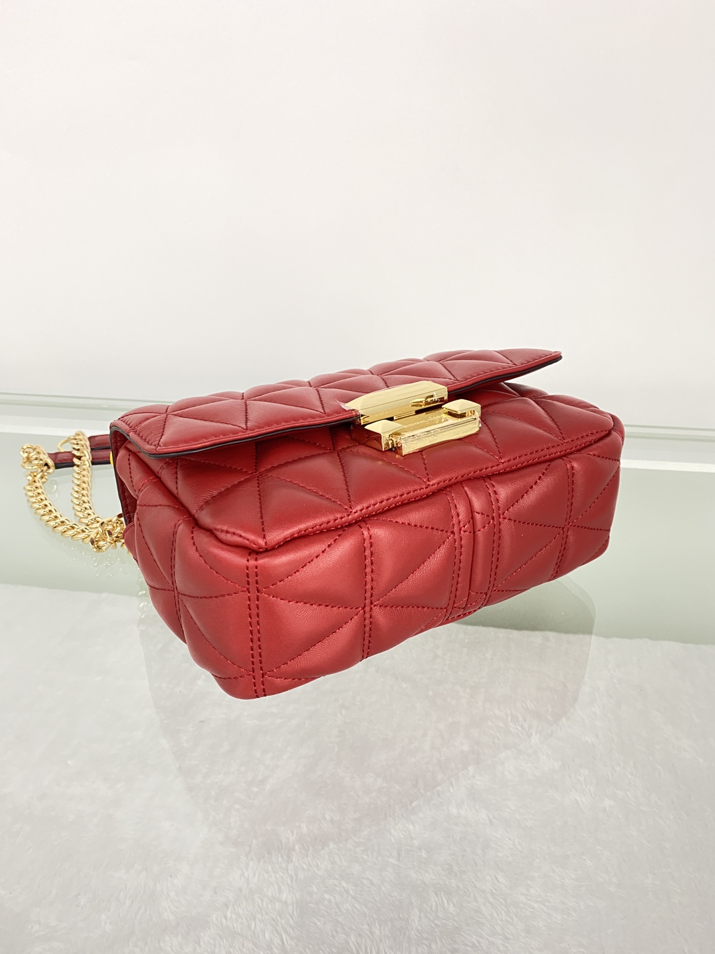 Michael Kors mk菱格羊皮小号樱桃红链条包 小号新款链条包 Sloan 系列新品 柔软细腻的羊皮