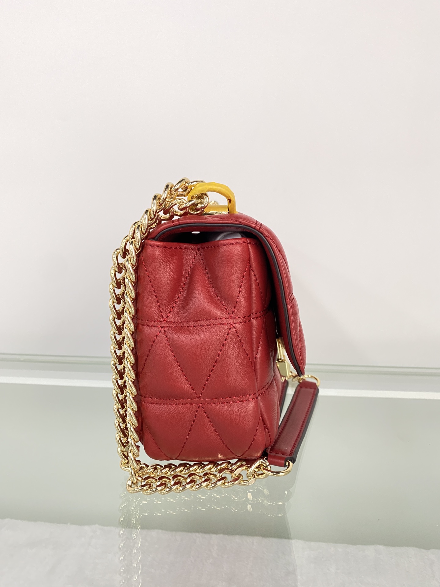 Michael Kors mk菱格羊皮小号樱桃红链条包 小号新款链条包 Sloan 系列新品 柔软细腻的羊皮