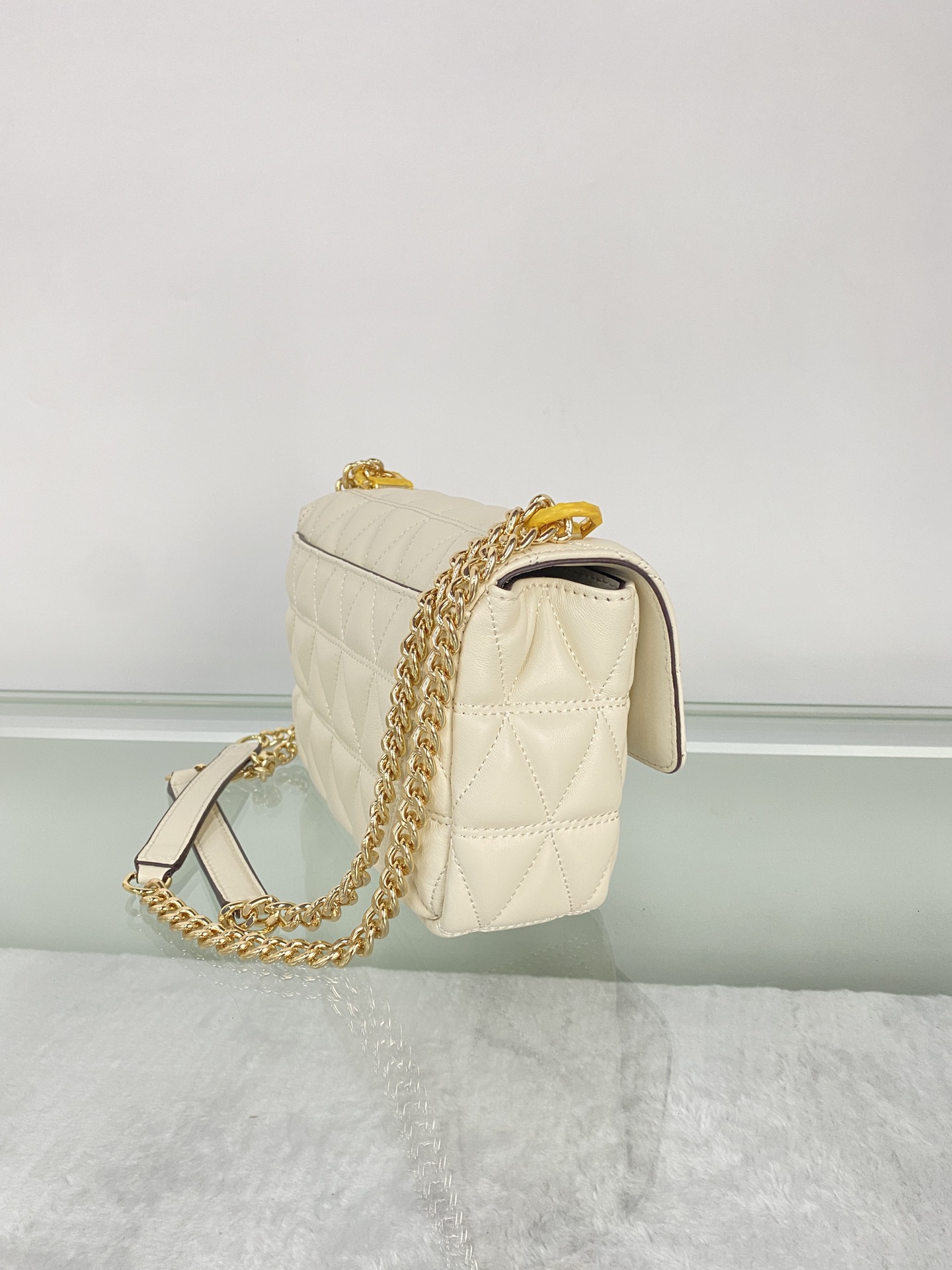 Michael Kors mk菱格羊皮小号奶白链条包 小号新款链条包 Sloan 系列新品 柔软细腻的羊皮