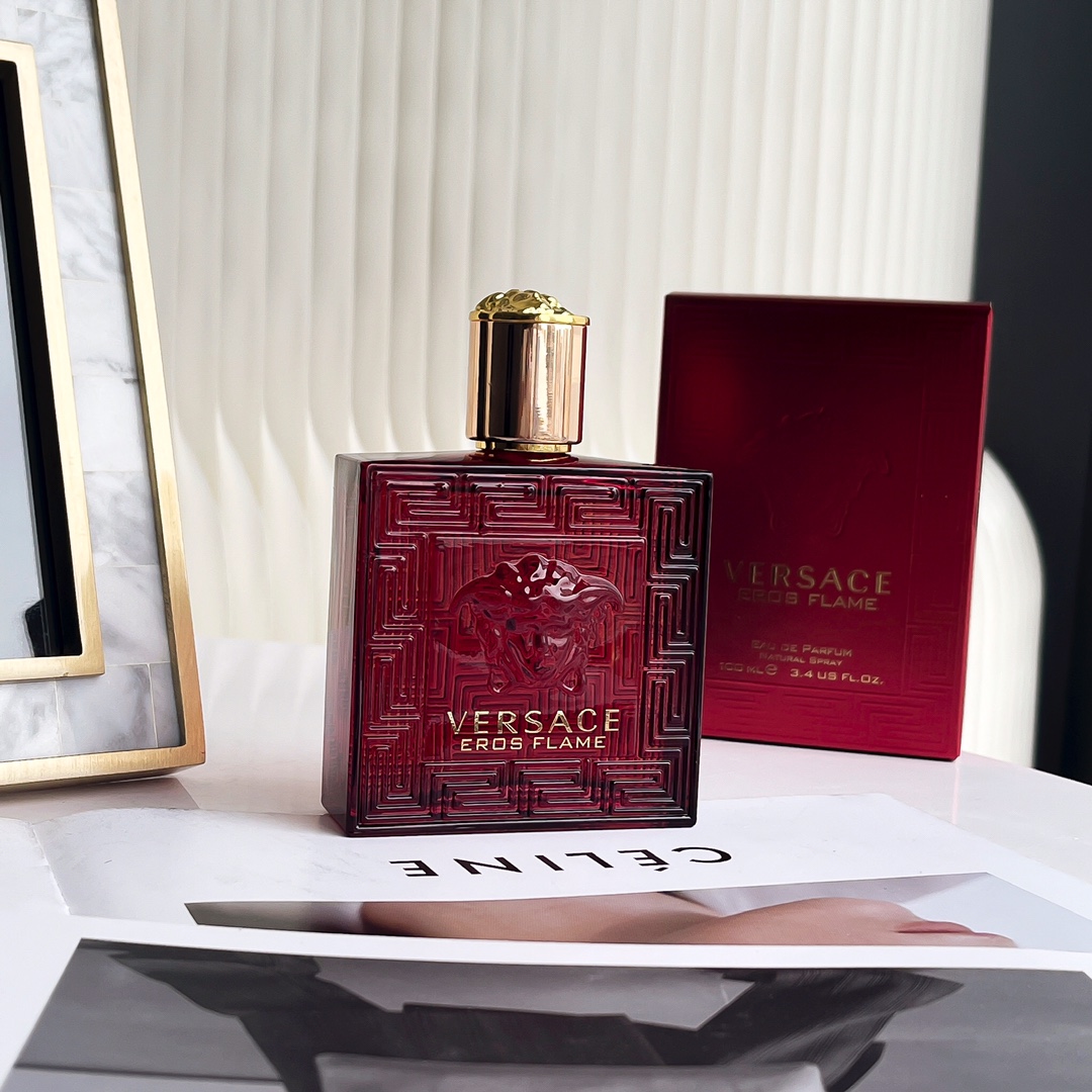 NO:811017,Versace Versace Eros ml male fragrance fragrance spicy woody top notes orange pepper lemon chinotto rosemary middle notes pepper geranium rose base notes vanilla tonka bean cedar sandalwood patchouli oakmoss, perfume,versace,versace19860909Versace 范思哲 爱罗斯烈爱ml 属性男香 香调辛辣木质调 前调橘子 胡椒 柠檬 奇诺托 迷迭香 中调胡椒 天竺葵 玫瑰 后调香草 零陵香豆 雪松 檀香木 广藿香 橡木苔,香水,versace,versace,accessory