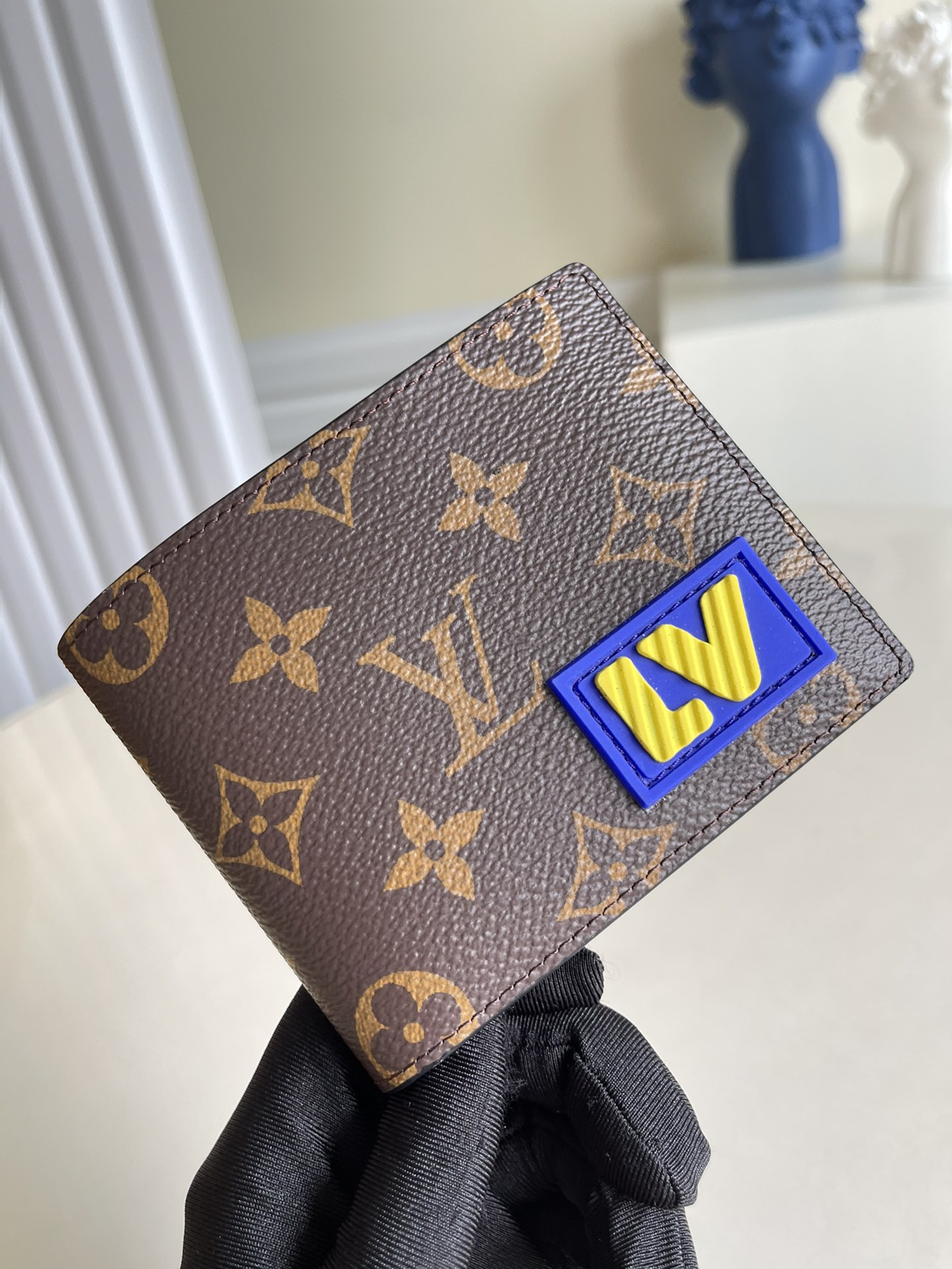NO:396969,【Exclusive real photo M45789】 The new men's short clip wallet MULTIPLE wallet is a classic Monogram canvas embellished with 3D rubber patches, announcing the interesting interpretation of the Louis Vuitton logo. There are card slots, change compartments and bill pockets in abundance of space v.,LV [original leather],louis vuitton,louis vuitton,wallets19860909【独家实拍M45789】 新款男士短夹钱包MULTIPLE 钱夹为经典 Monogram 帆布点缀 3D 橡胶贴饰,宣告路易威登标识的奇趣演绎.充裕空间内设卡位、零钱隔层和票据口袋 v.,LV【原厂皮】,louis vuitton,louis vuitton,wallets,Bag