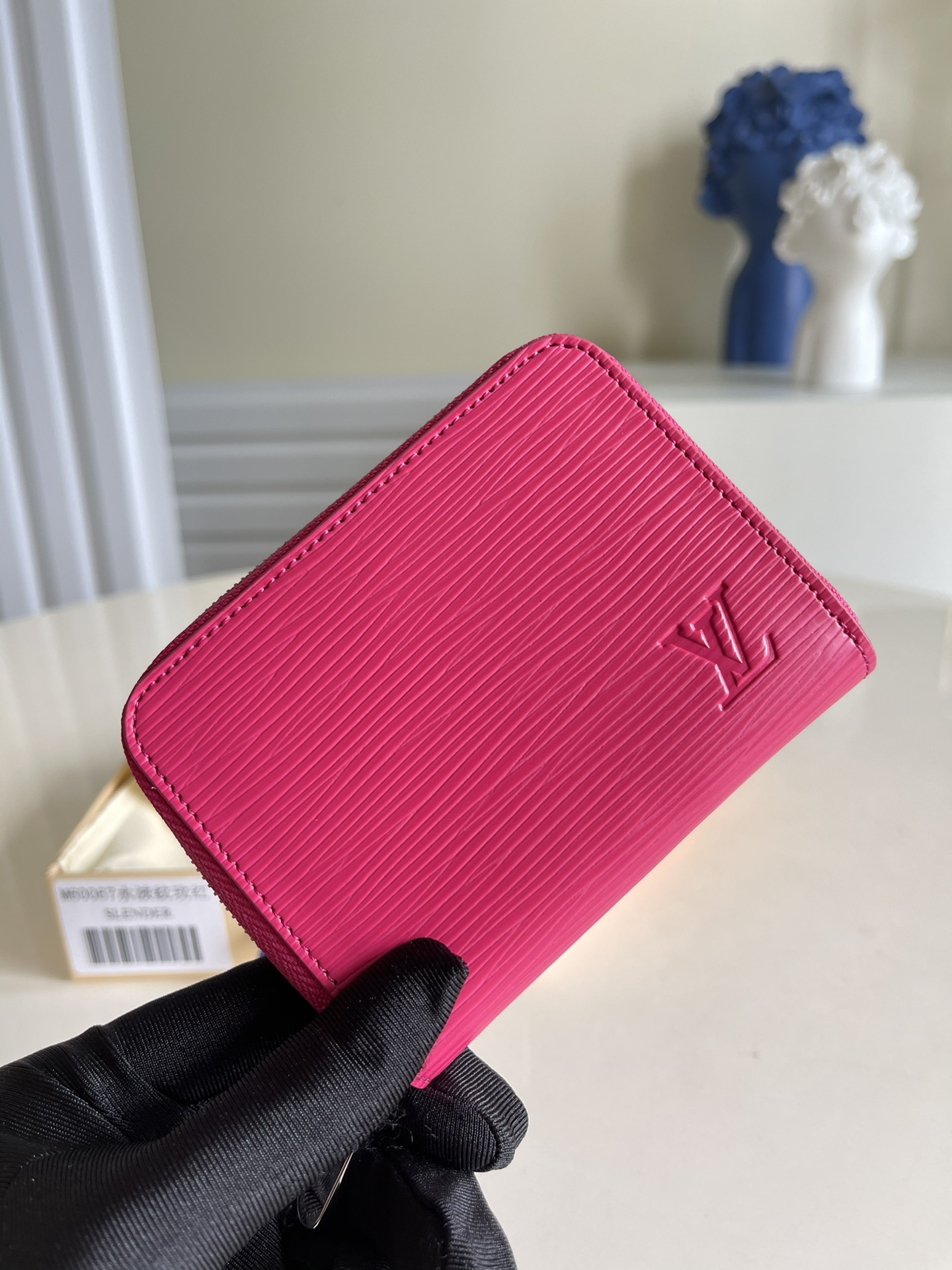 NO:396976,【Exclusive real photo M60067 water ripple, rose red】This compact Zippy zipper coin wallet is made of Louis Vuitton's iconic Epi leather, elegant and charming. It can accommodate small change, credit cards and folding banknotes. Detailed features 11.0 x 8.5 x 2.0 cm (Length x Height x Width) Epi cowhide cowhide inner lined credit card slot Large compartment zipper closure v.220, LV [Original leather], louis vuitton, louis vuitton, wallets, cowhide19860909【独家实拍M60067水波纹 玫红色】此款小巧的 Zippy 拉链零钱包由路易威登标志性Epi皮革裁制而成,优雅迷人.可容纳小额零钱、信用卡与折叠纸币.详细特征11.0 x 8.5 x 2.0 厘米 (长 x 高 x 宽) Epi牛皮牛皮内衬信用卡插槽大号隔层拉链开合 v.220,LV【原厂皮】,louis vuitton,louis vuitton,wallets,cowhide,Bag