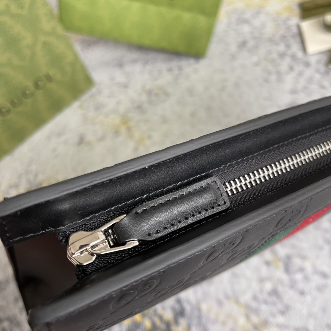 [發]290。  GUCCI新款专柜品质，顶级原单货，实物实拍！款号475316克压花🎈🎈🎈尺寸：宽26X高20X侧宽6，🎉🎉🎉出货啦！