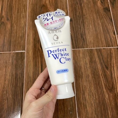 SENKA Perfect White Clay Facial Cleanser for Clear, Smooth Skin 1 SENKA Perfect White Clay Facial Cleanser for Clear, Smooth Skin