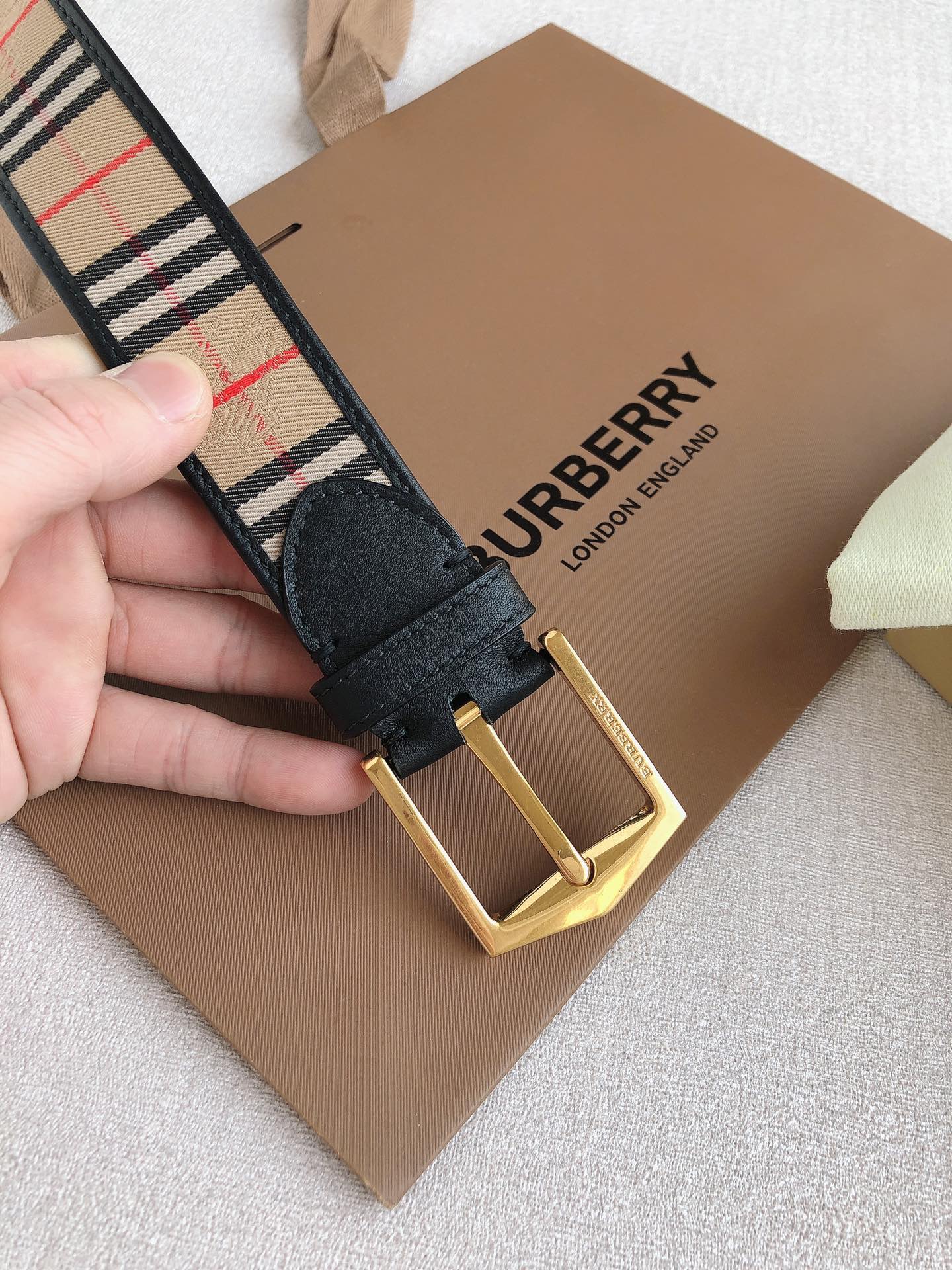 Burberryba Men’s Belts: Classic Leather Series with Fashion Buttons, 3.5 cm Width - 图片 6