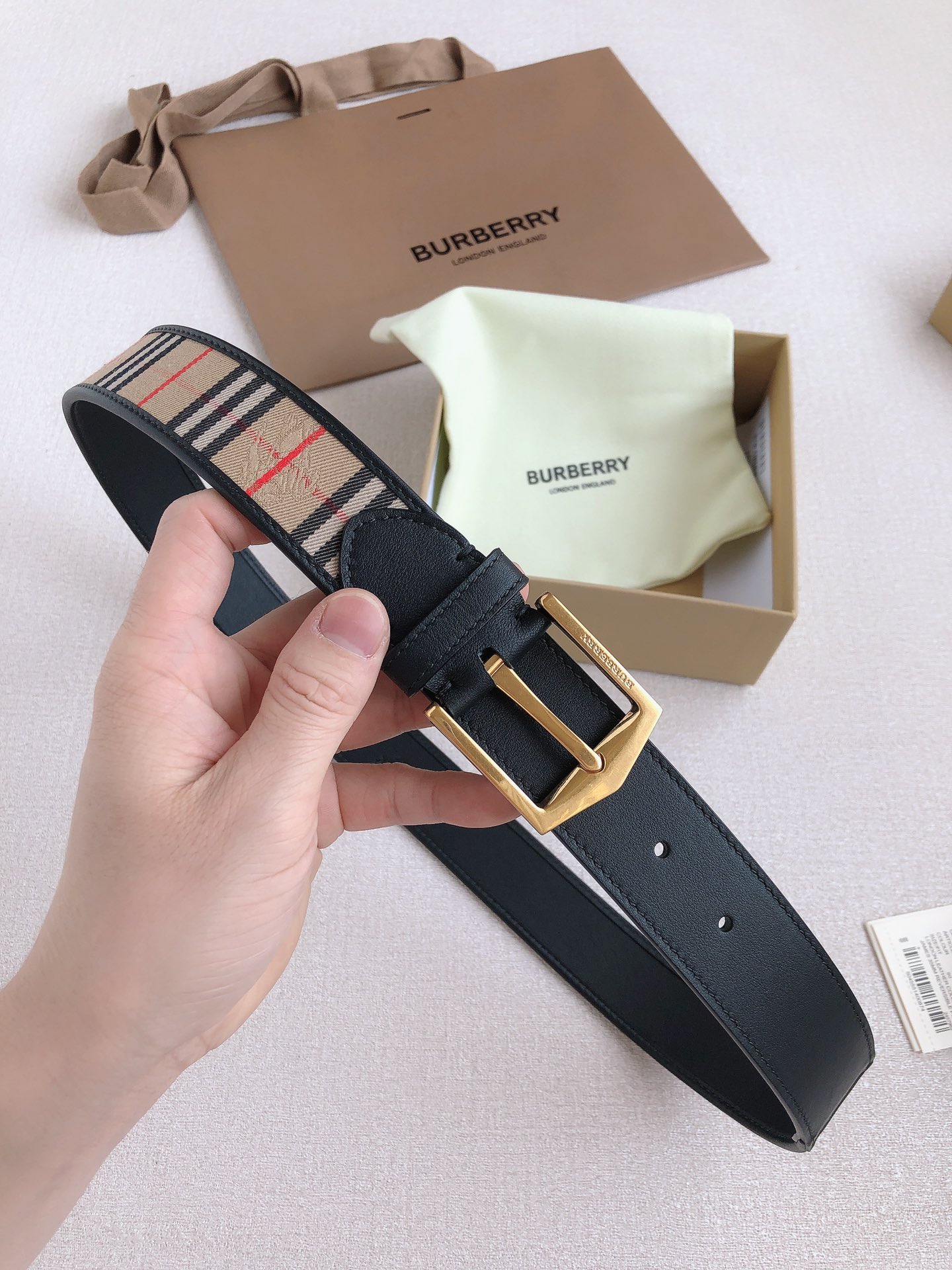 Burberryba Men’s Belts: Classic Leather Series with Fashion Buttons, 3.5 cm Width - 图片 3