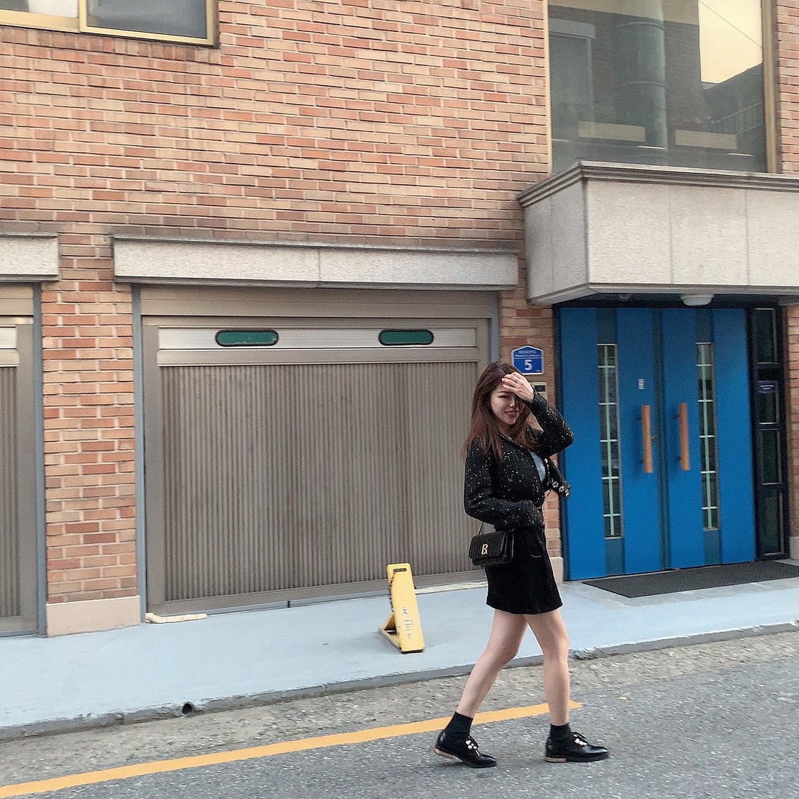 Balenciaga 𝐁. 𝘄𝗮𝗹𝗹𝗲𝘁 𝗼𝗻 𝗰𝗵𝗮𝗶𝗻 19.5CM BAG 593615鳄鱼纹黑色金扣