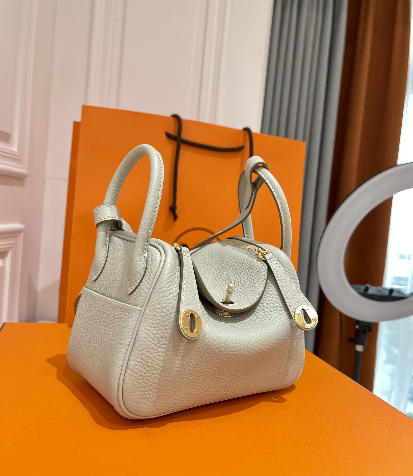 Hermes Lindy Borse Crossbody & Borse a Tracolla Grigio Hardware oro Mini